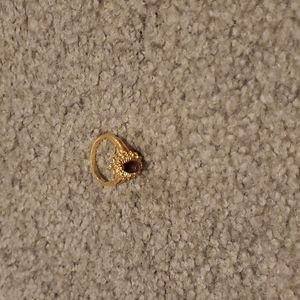 Size 7 gold ring
